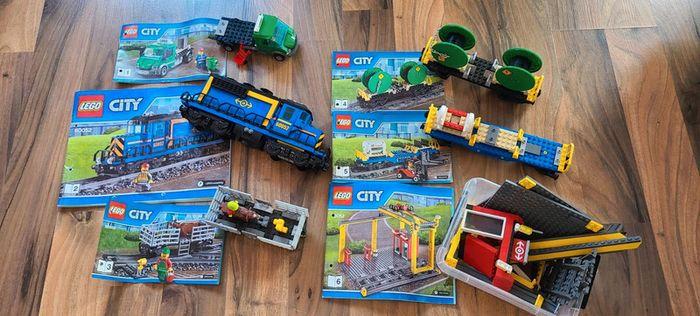 Lego 60052 Train de marchandises - photo numéro 1