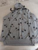 Sweat-shirt Disney gris à capuche taille M. Très bon état