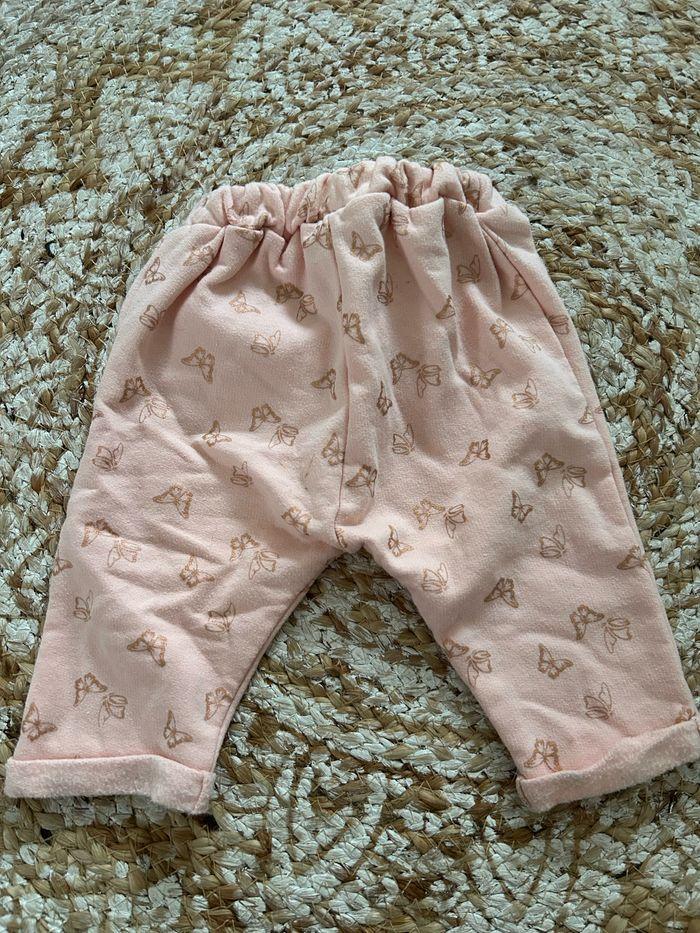 Pantalon rose avec papillons dorés - photo numéro 2