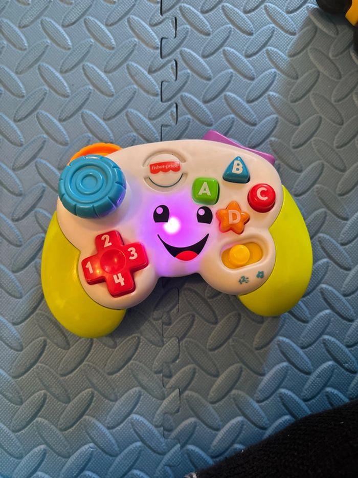 Ma première manette Fisher price - photo numéro 3