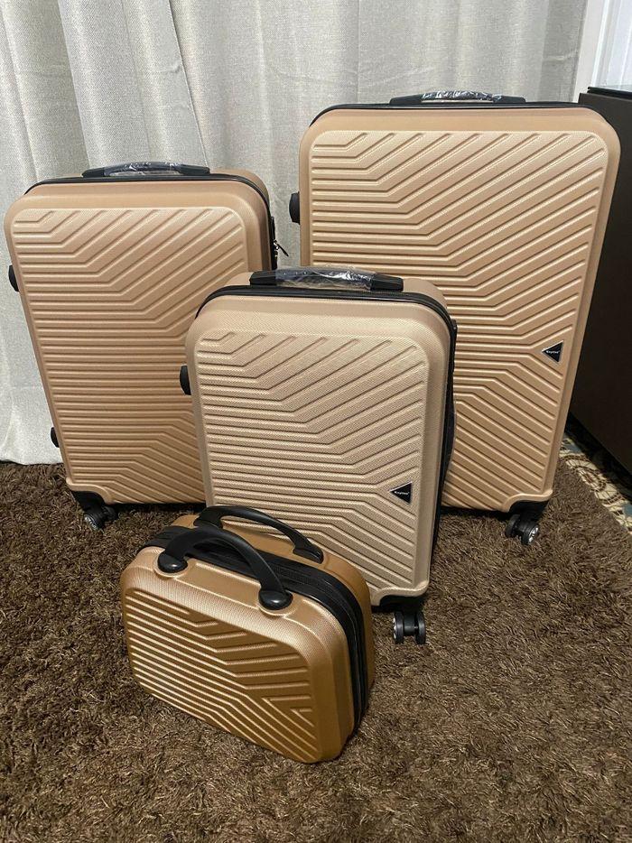 Lot de 4 valise avec roulettes 360°et code et cadena 🔥(XL L M S ) - photo numéro 1