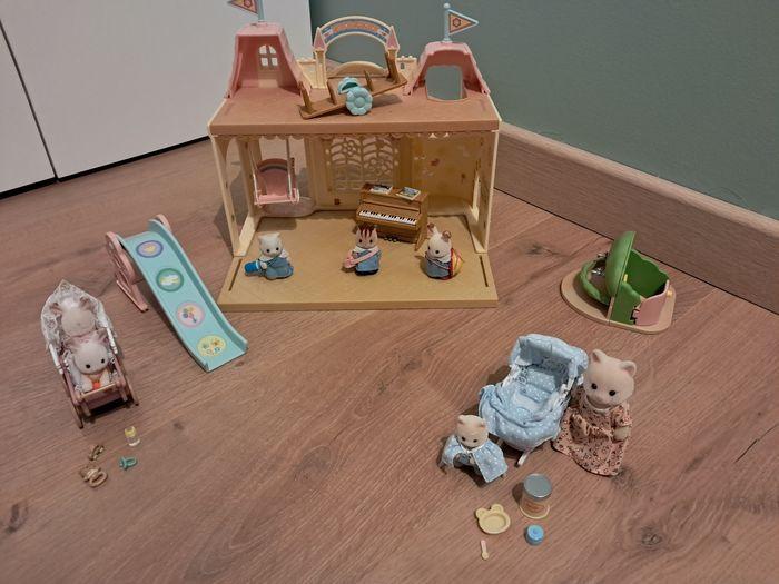 Crèche et accessoires  sylvanian families - photo numéro 1