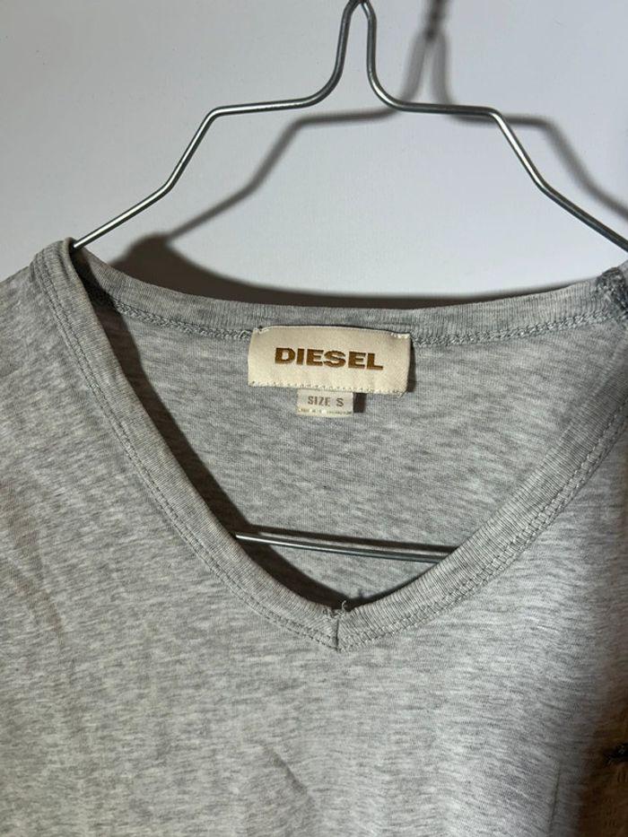 Teeshirt gris Diesel homme col V - photo numéro 3