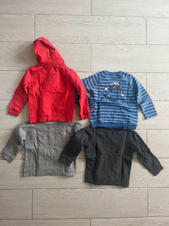 Lot de quatre Sweat garçon, taille six ans - photo numéro 2