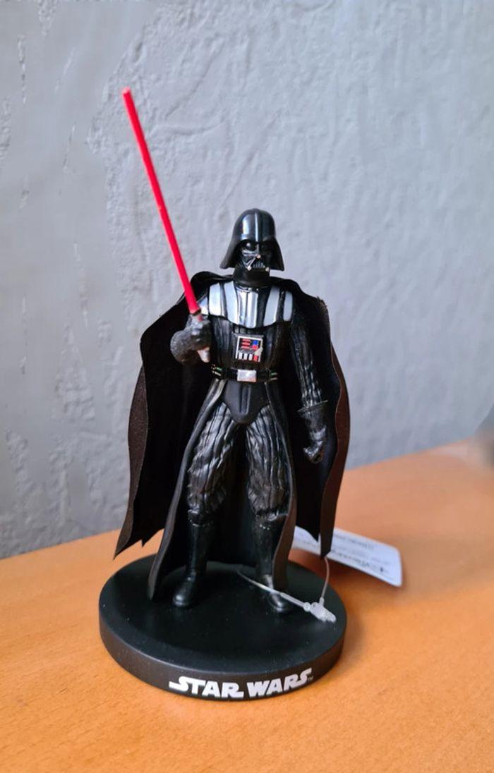 Figurine star wars Dark Vador neuve - photo numéro 5