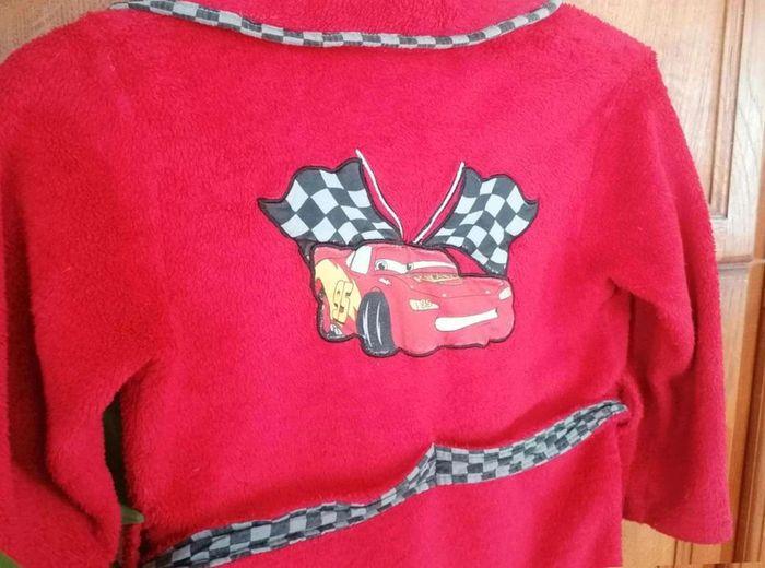 Robe de  chambre  cars  garçon  4/5  ans I.  Code Y2k - photo numéro 1