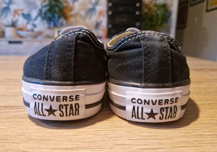 converse basse noires avec lacets élastiques, pointure 37, comme neuves - photo numéro 3