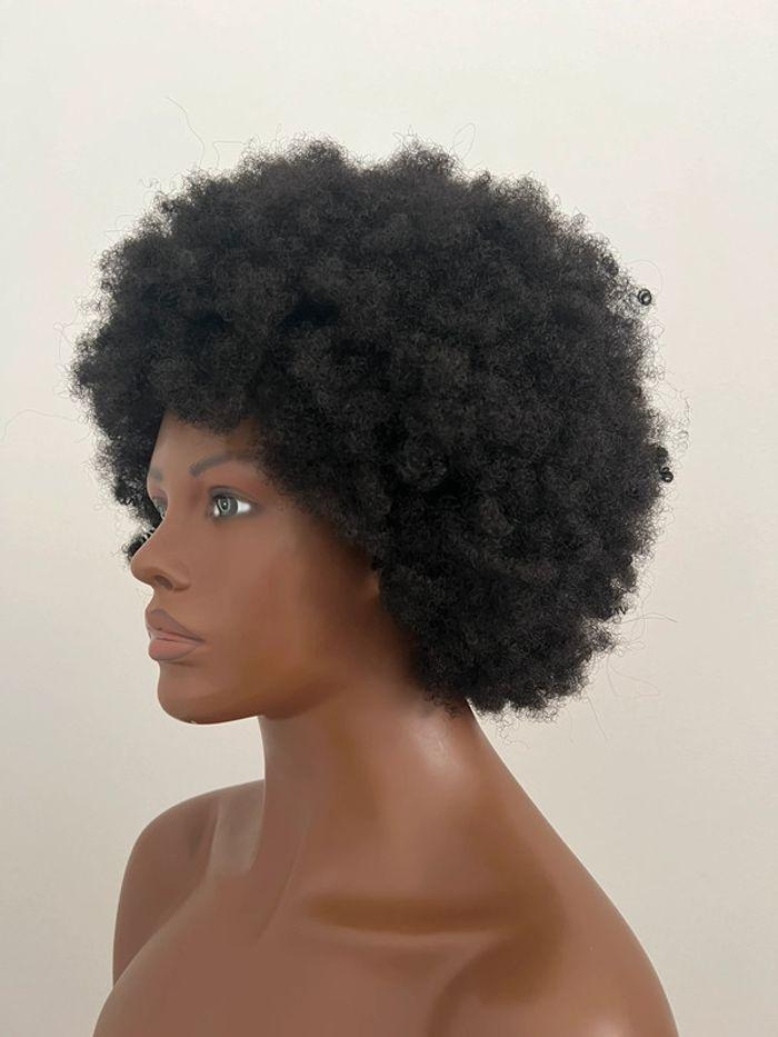 Perruque afro cheveux crépus brune foncé/ noire - photo numéro 2