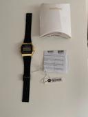 Montre LCD noire/gold