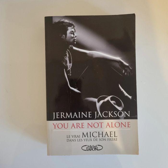 Livre " you are not alone" - photo numéro 1