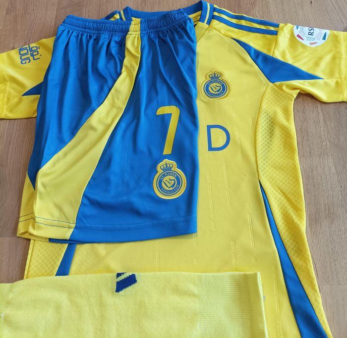 Maillot de football Ronaldo domicile taille 14 ans modèle 2025 - photo numéro 3