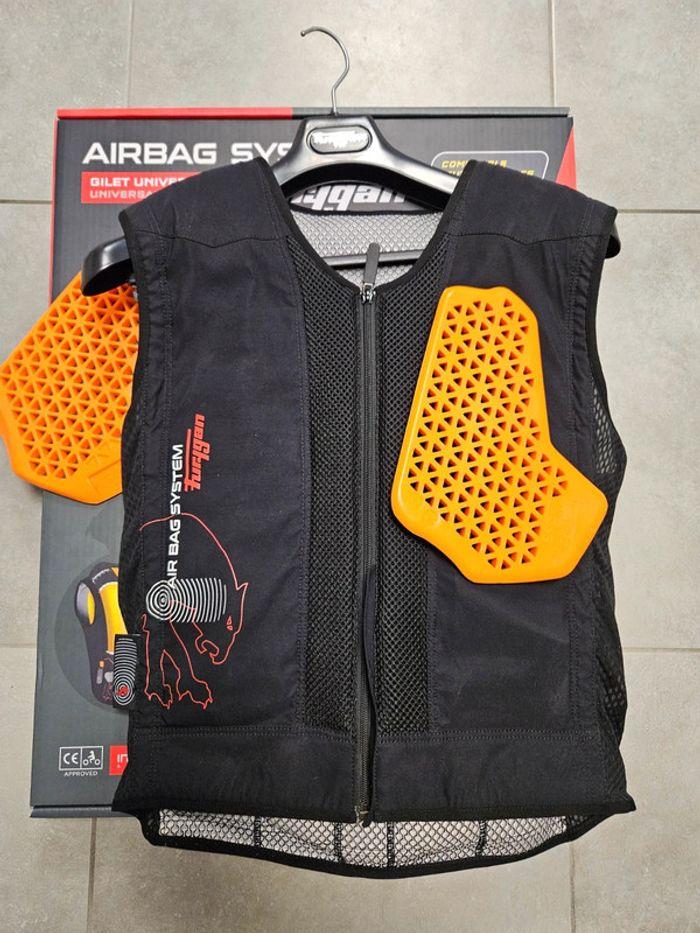 Gilet airbag Furygan et protections pectorales - photo numéro 1