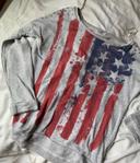 Sweat gris avec drapeau