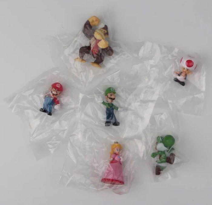 Lot figurine super mario et ses amis personnages jeu vidéo - photo numéro 1