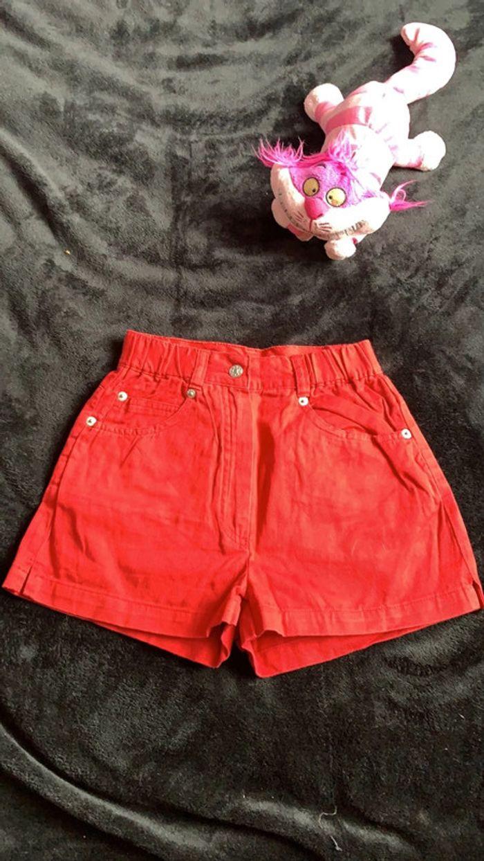 Short 🩳 rouge 10 ans - photo numéro 1