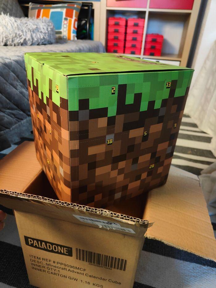 Calendrier de l'avent Minecraft Forme cube. Mojang Paladone - photo numéro 1