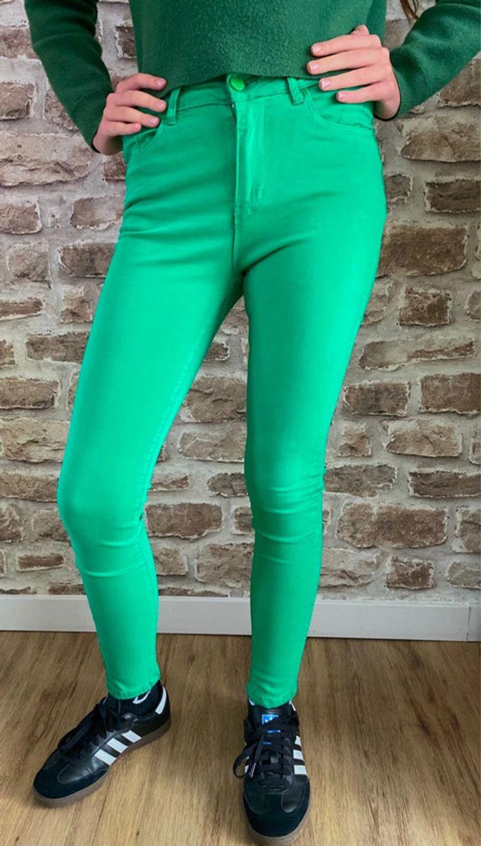 Pantalon slim vert ANA & LUCY 36 neuf sans étiquette - photo numéro 2