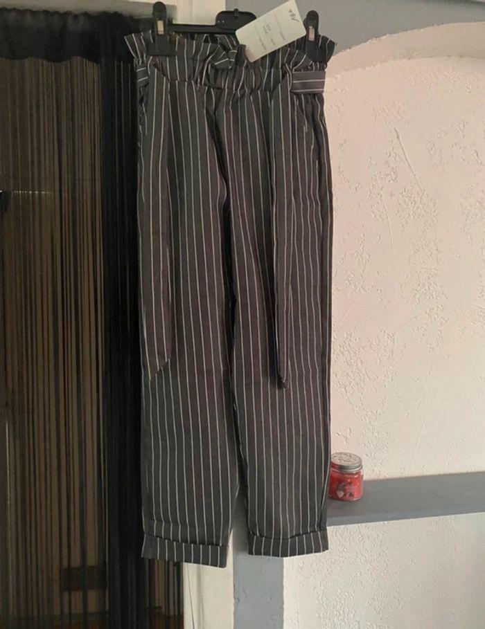 🩶 Magnifique Pantalon fluide fille neuf gris 10 ans 140 cm • Neuf avec étiquette • HappyStar 🩶 - photo numéro 1