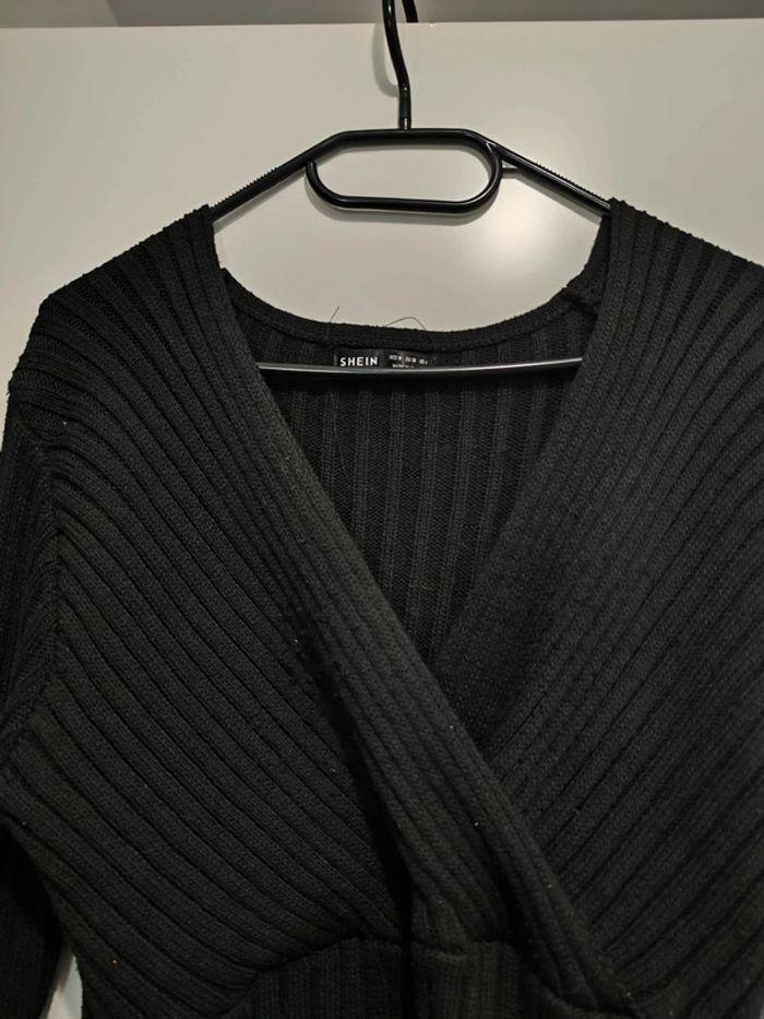 Pull long noir taille 38 avec passant pour une ceinture - photo numéro 3