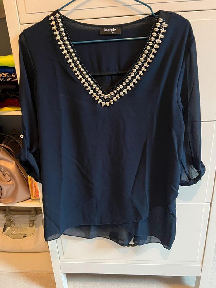 Blouse marine à perles - photo numéro 1