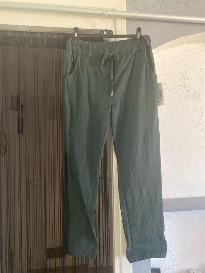 Superbe pantalon vert kaki stretch fille neuf 14 ans - photo numéro 1