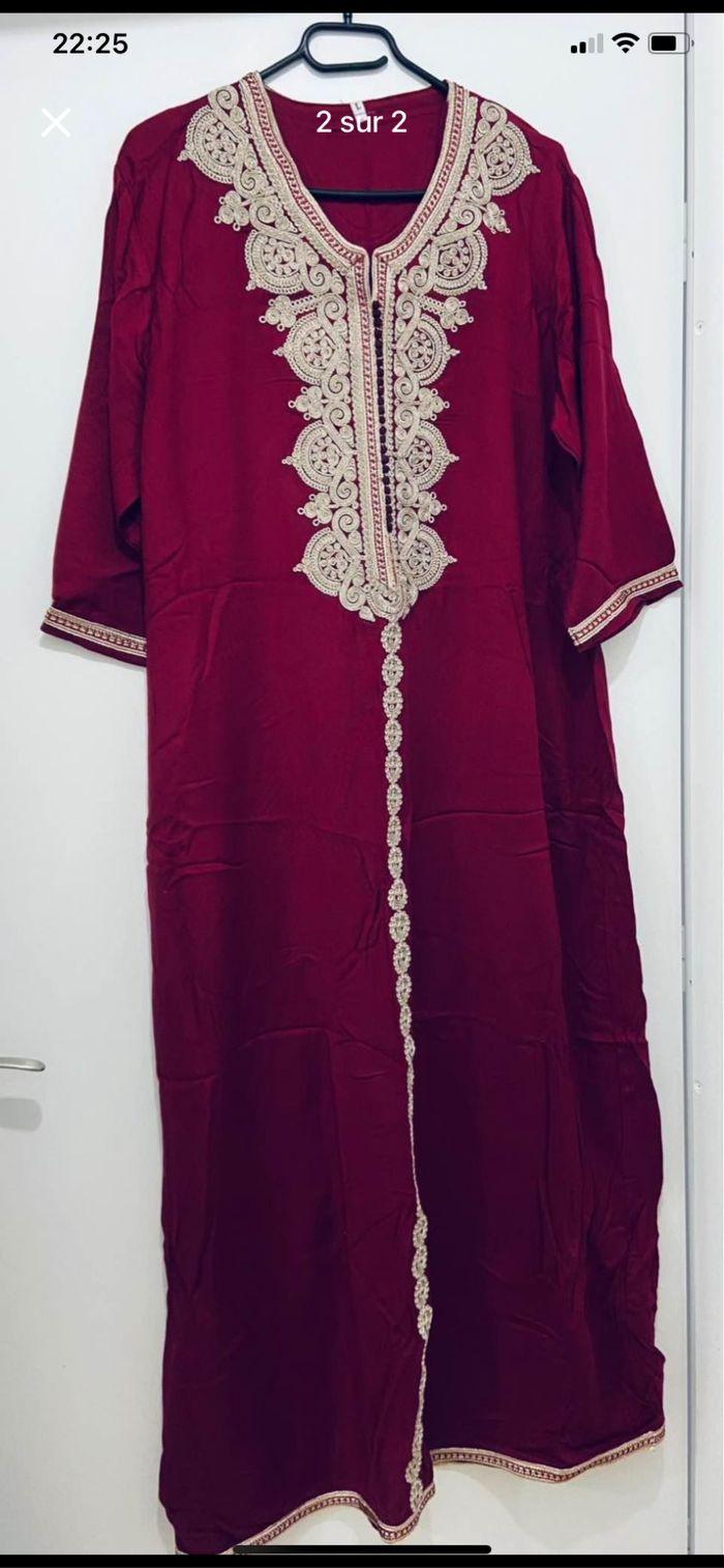 Caftan bordeau