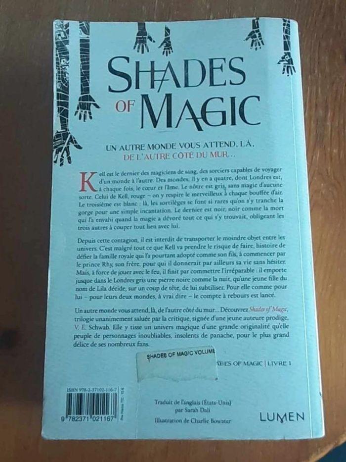 Livre shades of magic - photo numéro 2