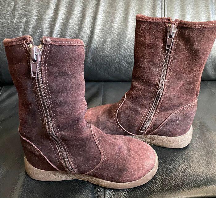 Très jolie Bottines bordeaux pointure 23 reste en très bon état - photo numéro 2