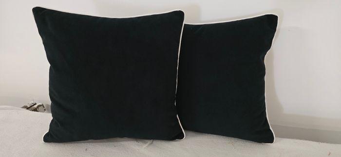 Lot de 2 housses de coussin en velours noir mat passepoil blanc  canapé, fauteuil, lit, chambre, coussin, deco - photo numéro 2