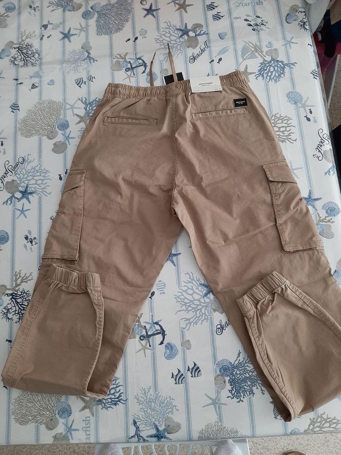 Vend pantalon taille xs .Jack et Jones - photo numéro 3