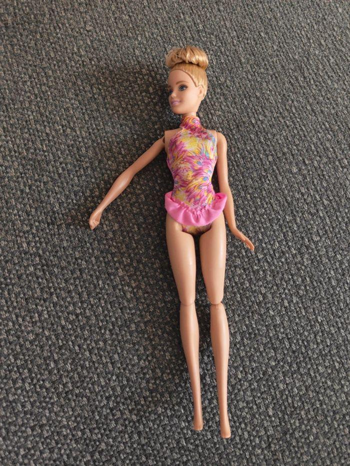 Barbie gymnaste - photo numéro 2