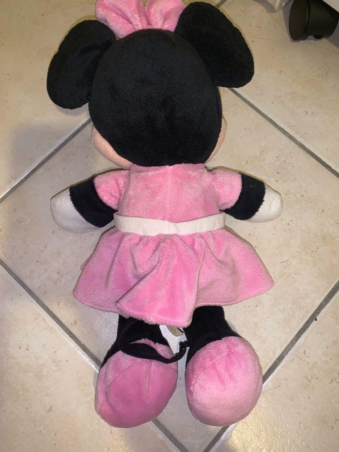 Peluche Minnie en très bon état comme neuve - photo numéro 2