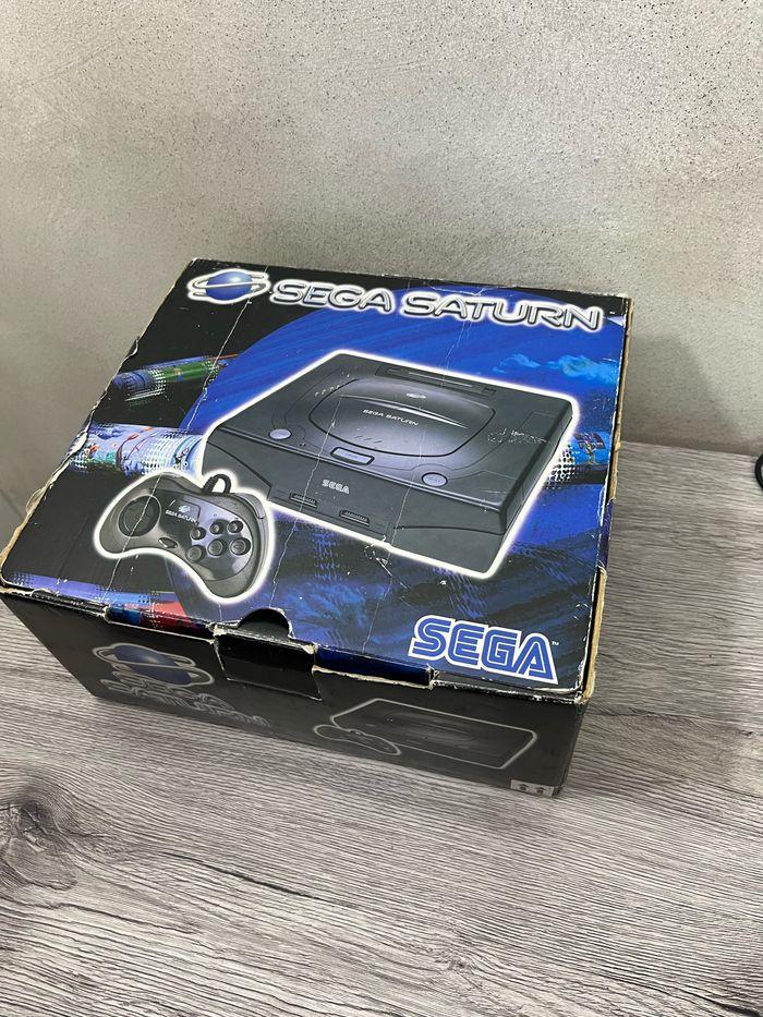 Sega saturn en boîte - photo numéro 2