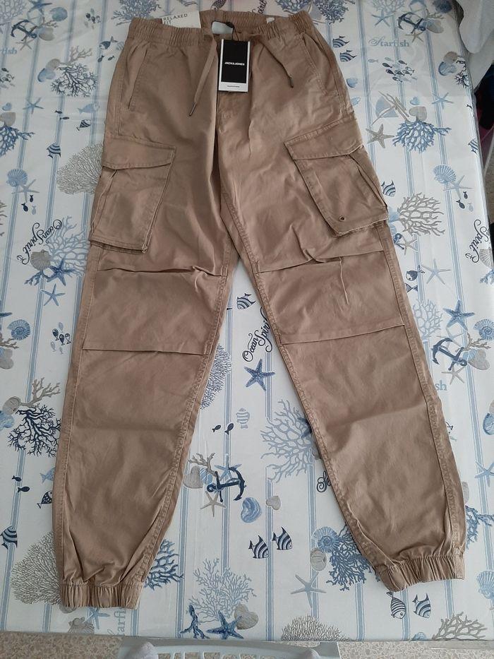 Vend pantalon taille xs .Jack et Jones - photo numéro 2