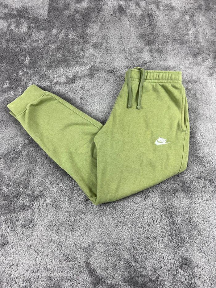 👕 Pantalon Jogging Nike logo brodé Vert Taille M 👕 - photo numéro 1