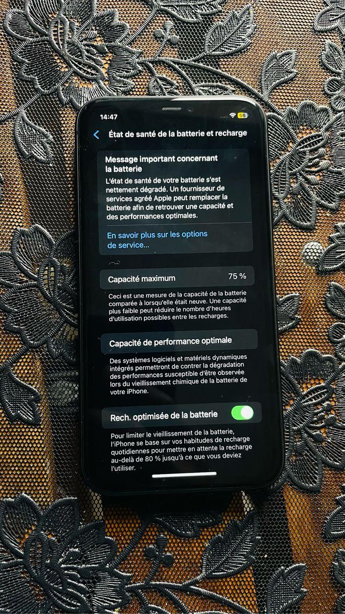 iPhone 11 64 GB en très bonne état - photo numéro 5