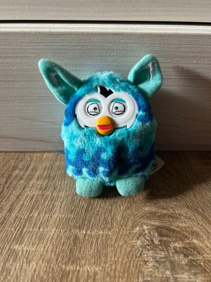 Petite peluche Furby bleu clair et foncé, très bon état - photo numéro 1