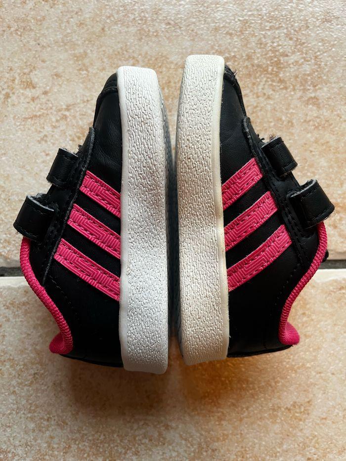 Baskets adidas taille 19 - photo numéro 6