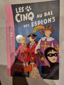 livre les cinq  au bal des espions