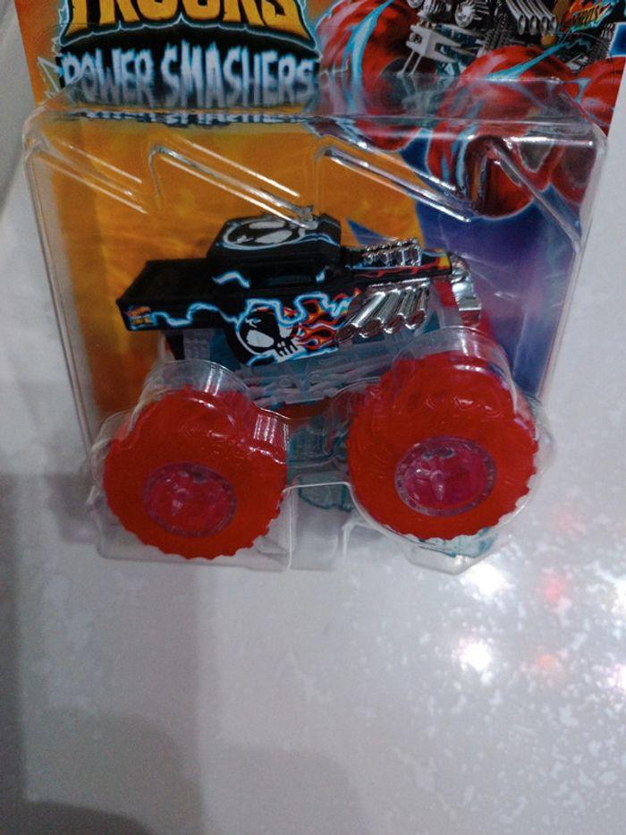 Monster truck hot Wheels power smashers neuf 1/64 Bone shaker - photo numéro 2