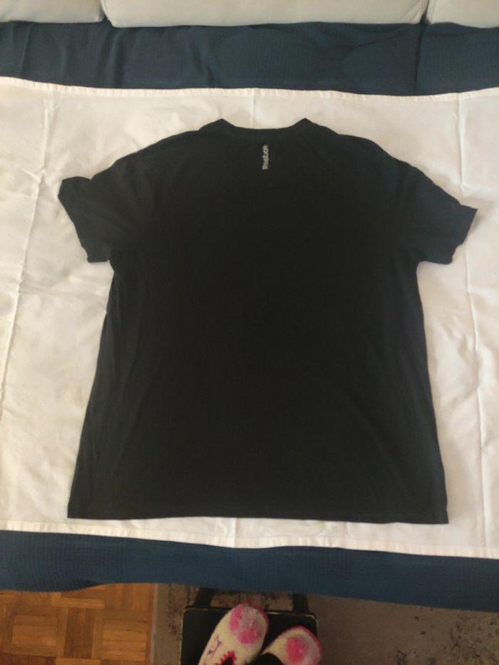 T-shirt Reebok 2XL qui taille 3XL - photo numéro 8