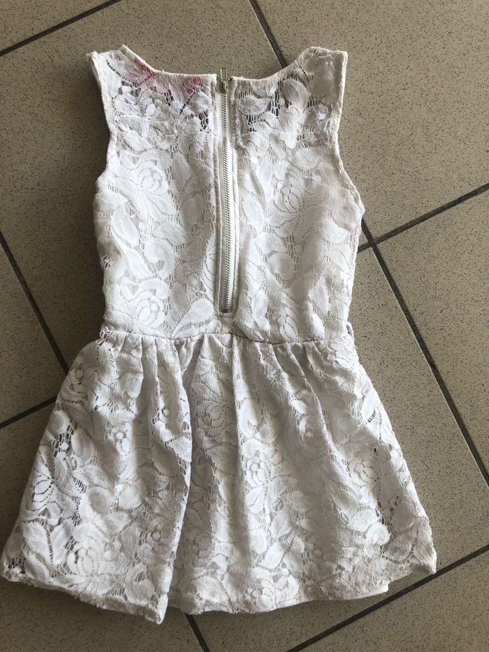 Robe blanche 4 ans - photo numéro 2