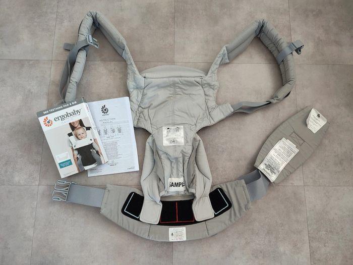 Porte bébé Omni 360 Ergobaby+ bavoir - photo numéro 3