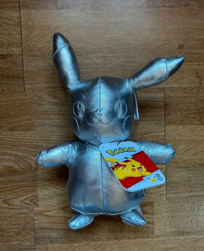 Peluche pikachu - photo numéro 1