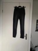 Jeans slim noir taille XS ( 13ans)