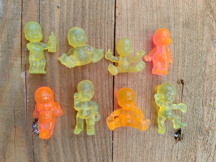 Lot de 8 figurines babies pailletés vintages - photo numéro 1