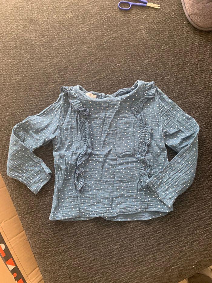 Blouse bleue à pois blanc, Eden et Victor, 4 ans, très bon état - photo numéro 2