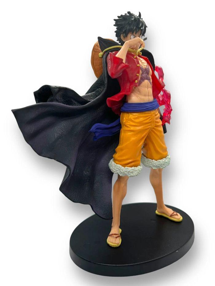 Figurine Luffy avec bras enflammé – 16 cm - photo numéro 2