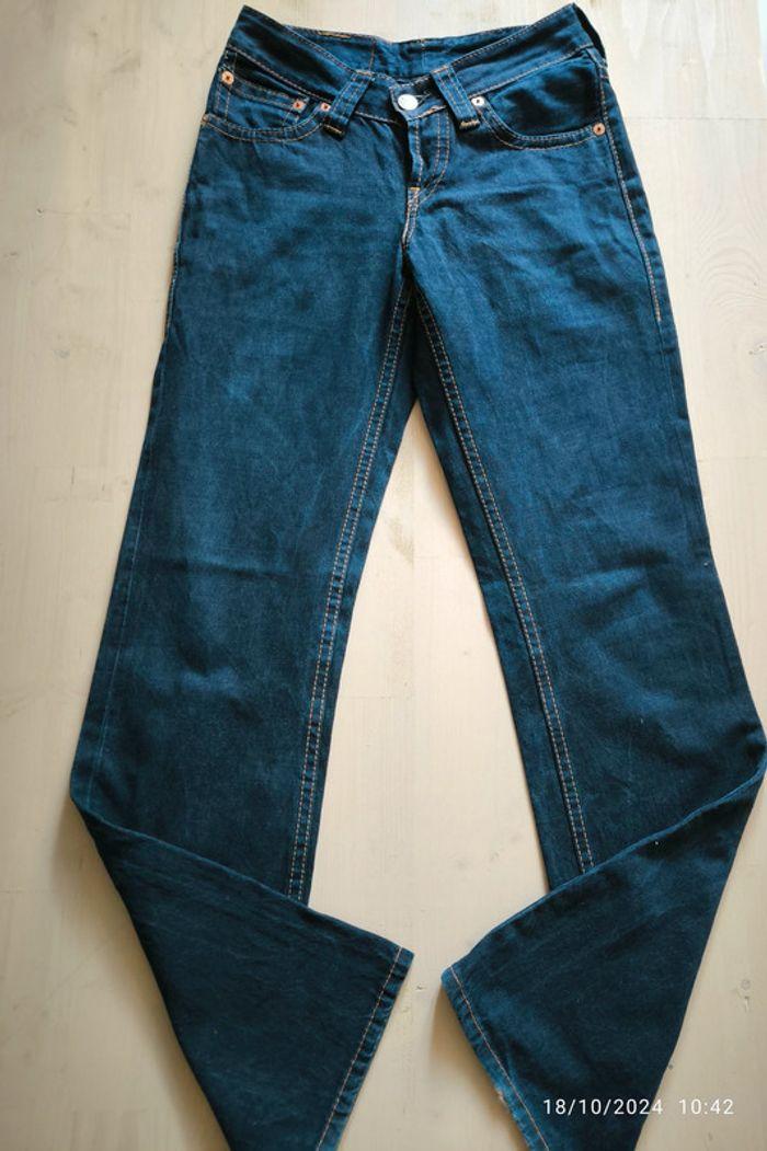 Jean Levi's 921 bleu taille 38( 28us) - photo numéro 1