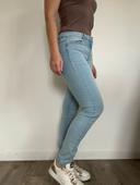 Jean slim bleu clair Cache Cache – Taille 38, casual et chic, très bon état 💖